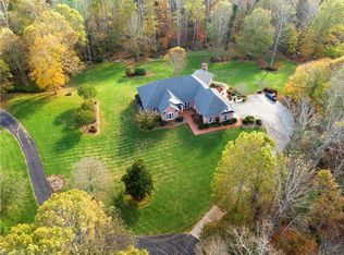942 Long Hill Rd, Pilot Mountain, NC 27041