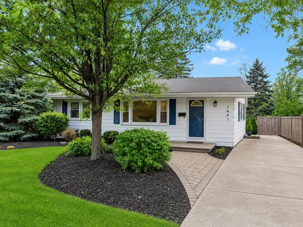1441 N Eagle St, Naperville, IL 60563