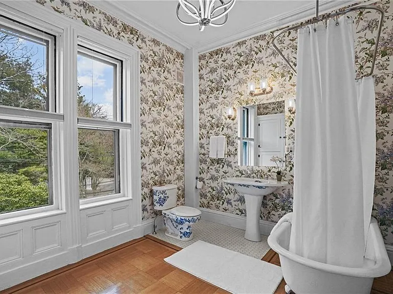 43 Old Beach Rd — Photo 23