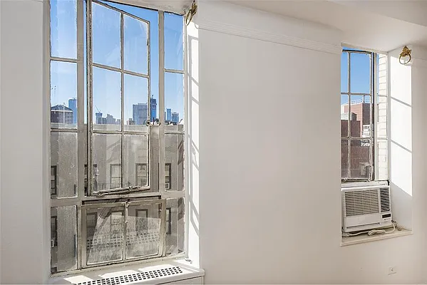 Rented by R New York | media 18