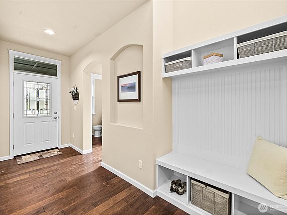 3rd image of 4275 Dudley Drive NE