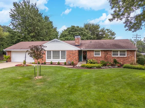 1004 Crescent Ln, Normal, IL 61761