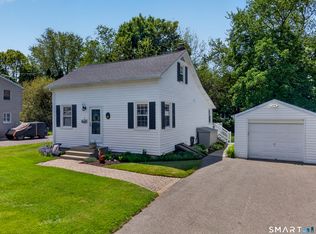 6 Joyce Ct E, Niantic, CT 06357