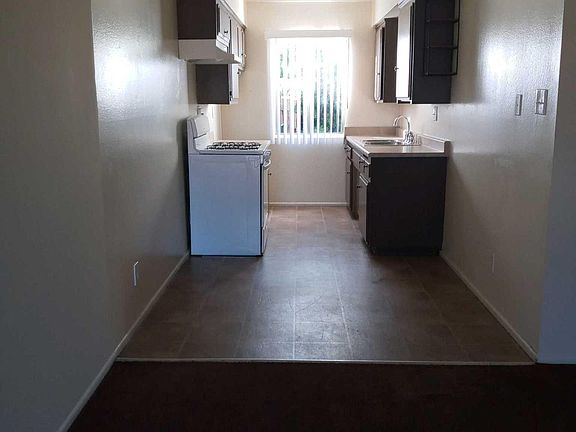 5th image of 9329 Cedar St #15