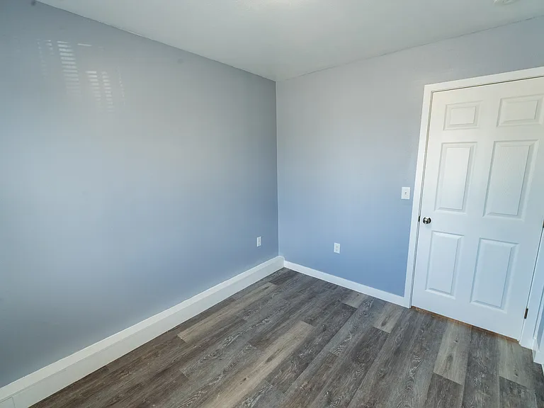 10374 Long Beach Blvd #H — Photo 13