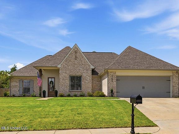 2nd image of 101 Lake Crest Dr