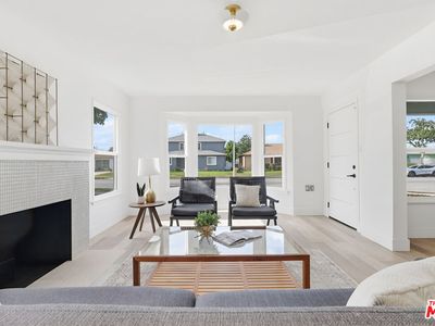 9402 S Van Ness Ave, Los Angeles, CA, 90047