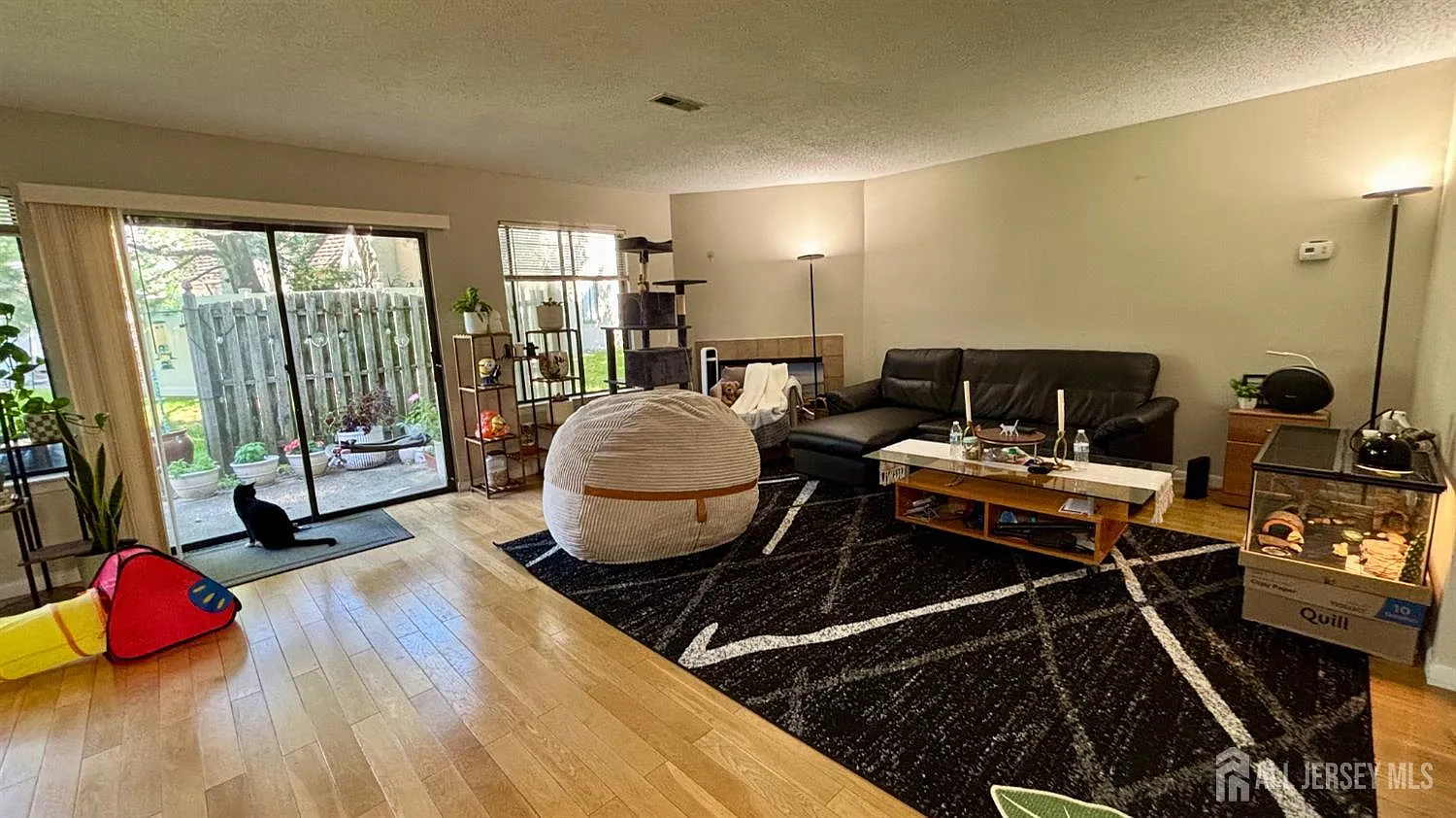 2 bed, 2.5 bath, 1486 sqft, $3,075 — Photo 4