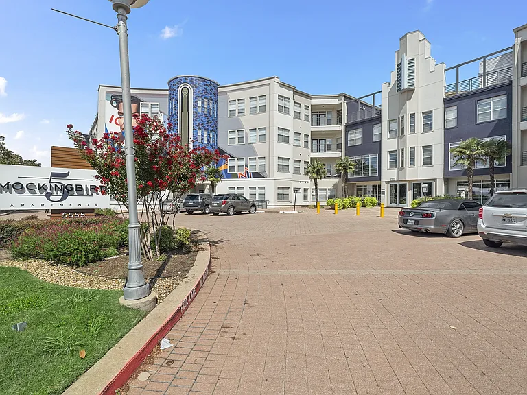 5 Mockingbird Apartments — Photo 43