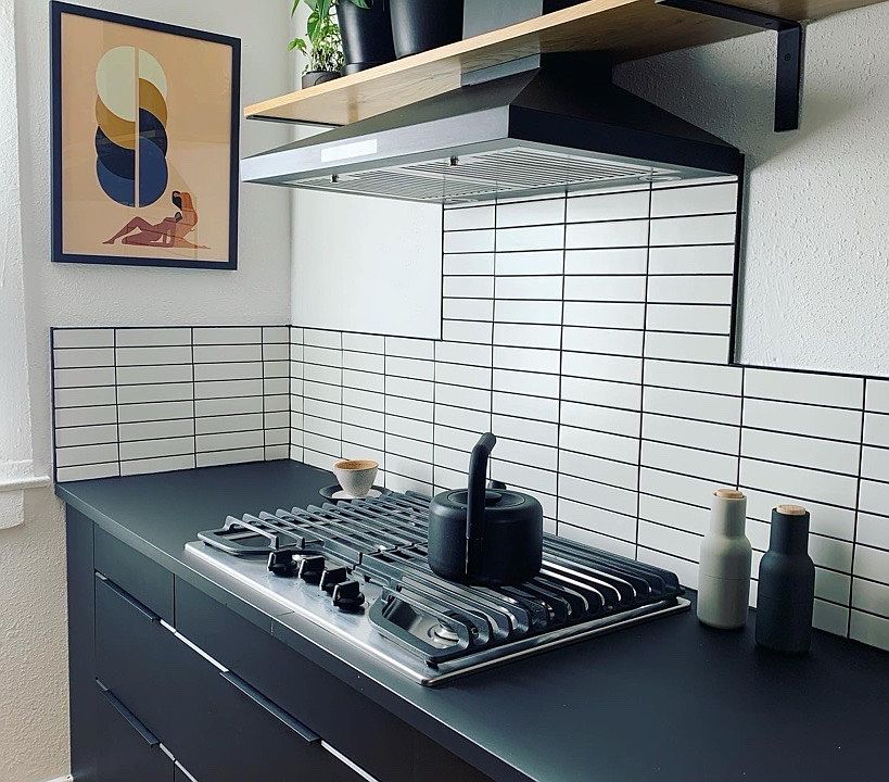 Kitchen continued. Drawer configuration designed for optimal storage and access of pantry and kitchen items.