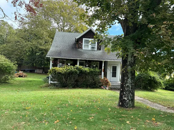 6405 New Suffolk Rd, New Suffolk, NY 11956