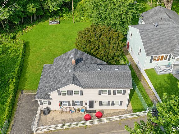 4th image of 7 North Beacon Street