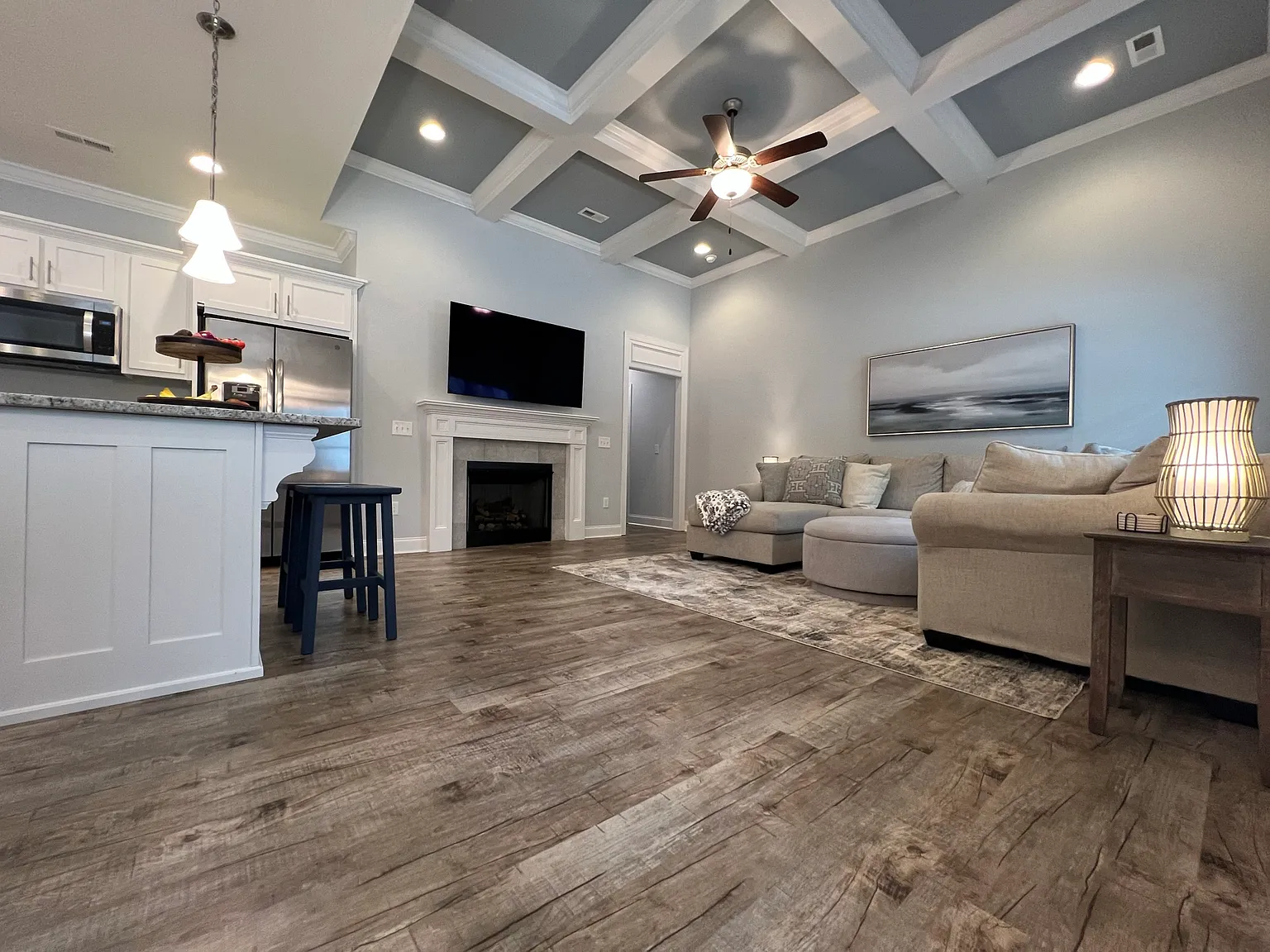 3 bed, 2.5 bath, 1860 sqft, $2,100 — Photo 3