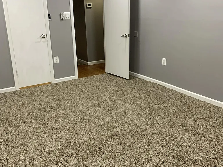 1906 Wilson Ln #102 — Photo 2
