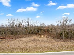 2215 Wallace Way, Stilwell, KS 66085