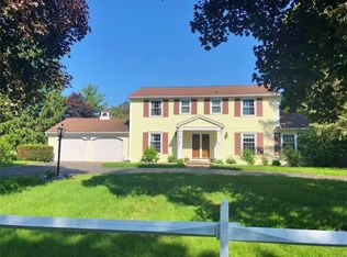 11 Cranston Rd, Pittsford, NY 14534