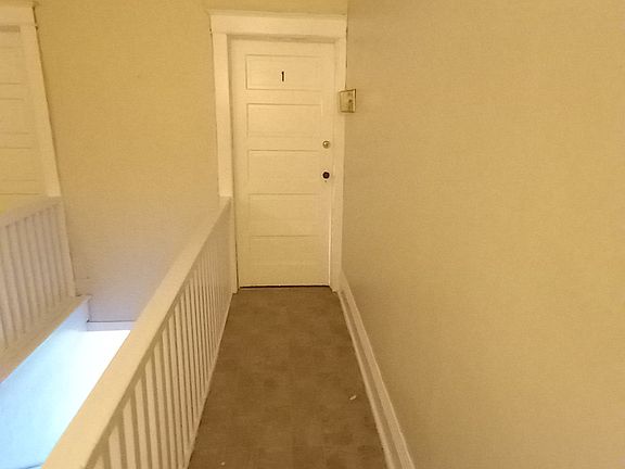 2nd image of 1554 Selby Ave