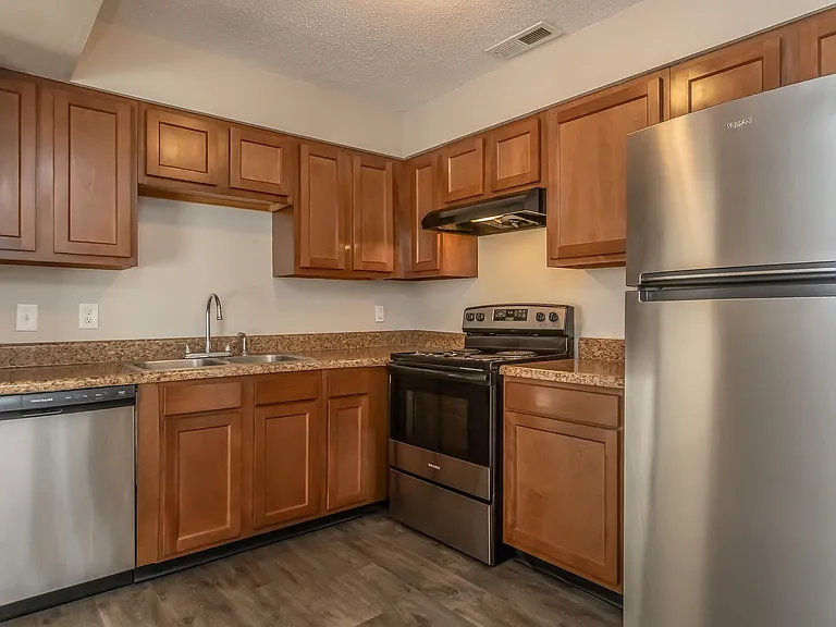 The Ridge Apartments — Photo 12