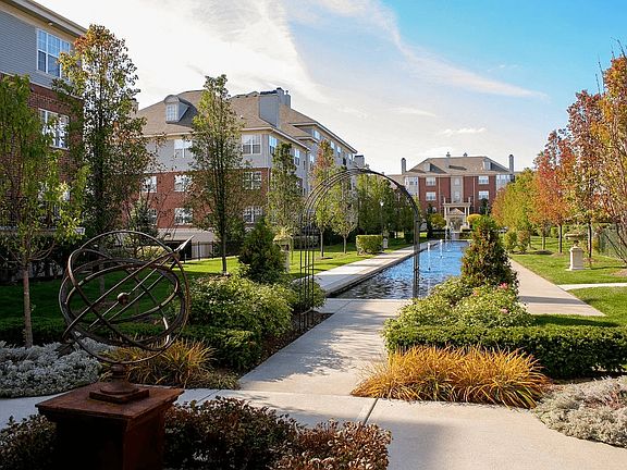 4th image of 2751 Melcombe Cir #4-207