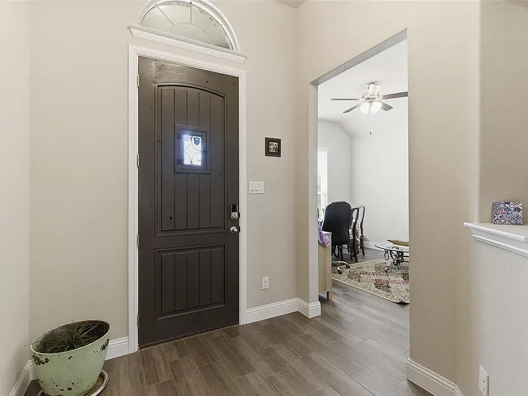1012 Kensington Way — Photo 23