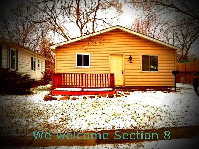 37 E Hopkins Ave — Photo 1