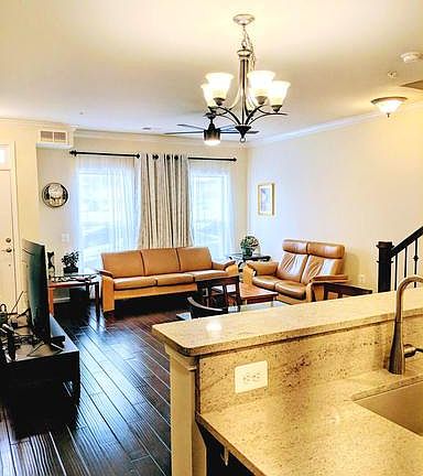 4th image of 518 Copley Pl #6-A