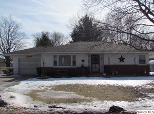 1208 Walnut St, Carthage, IL 62321