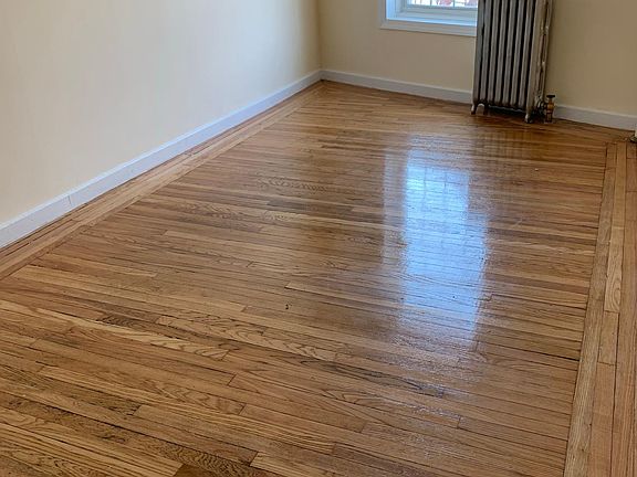 2nd image of 323 E Mosholu Pkwy N APT 1B