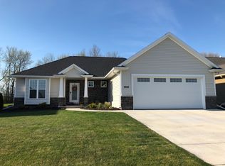 2928 Villa Way, Menasha, WI 54952