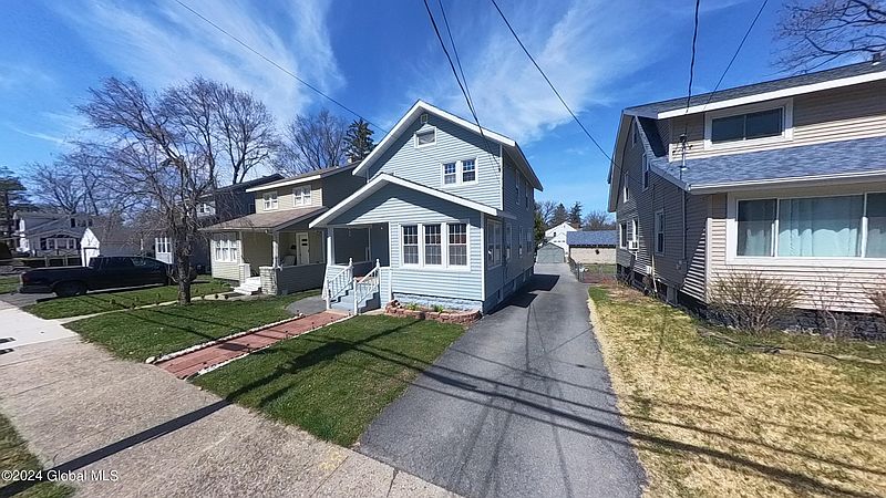 3rd image of 2083 Plum Street