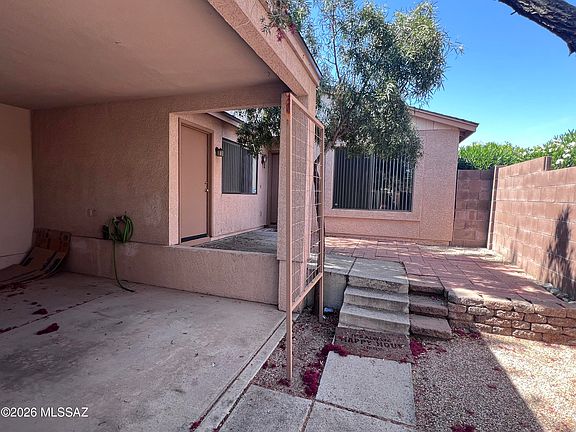 3rd image of 2451 N Palo Hacha Dr