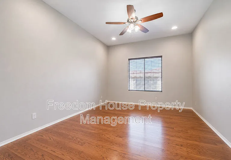 5465 Finestra St — Photo 18