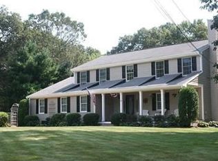 55 Woodridge Dr, Saunderstown, RI 02874