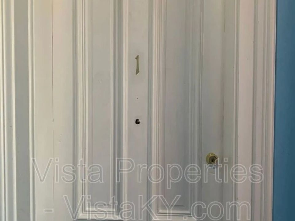 1st image of 514 W Oak St #17543973