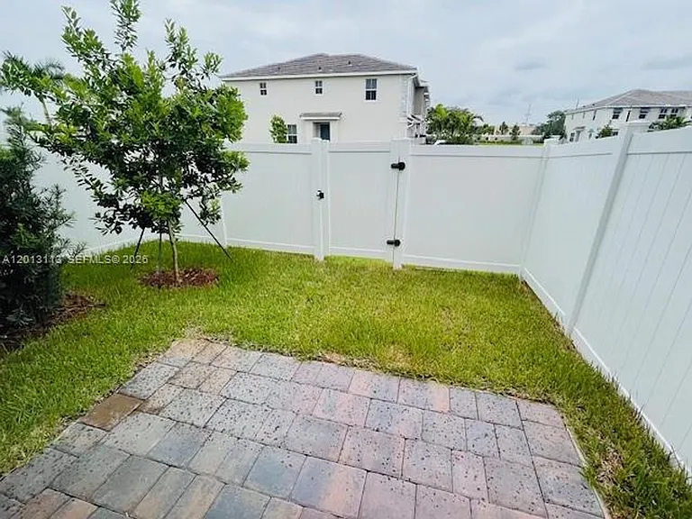172 SW 171st Ln #Townhouse 172 — Photo 9