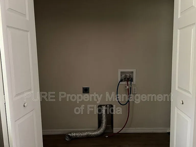 2269 NE 78th Ln — Photo 27