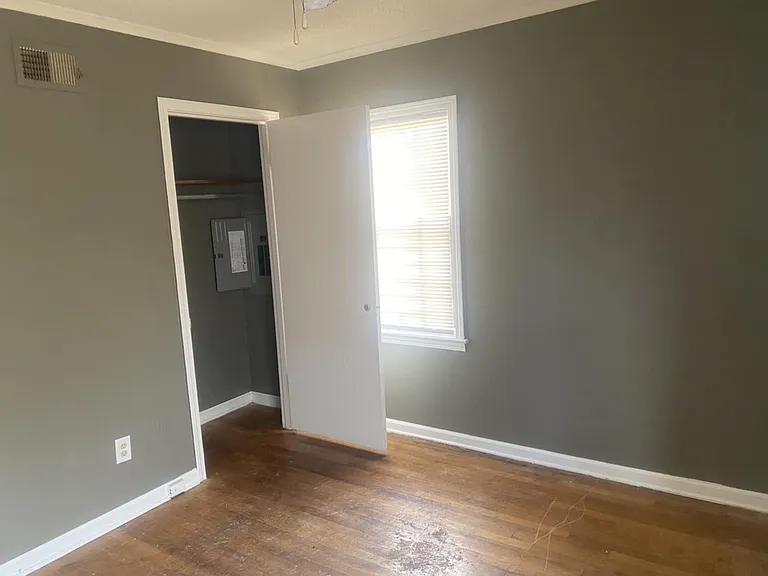 3064 Cromwell Ave — Photo 15
