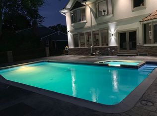 4732 Walnut Lake Rd, Bloomfield Hills, MI 48301