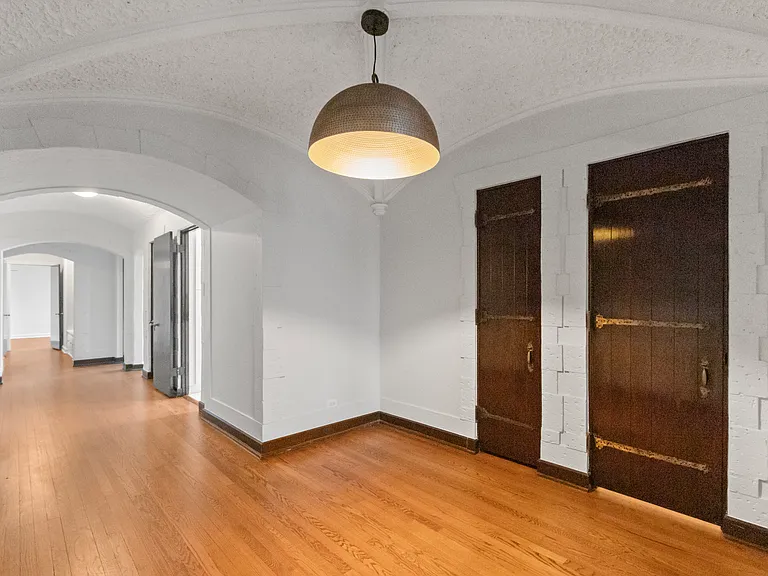 534 W Startford Pl — Photo 70