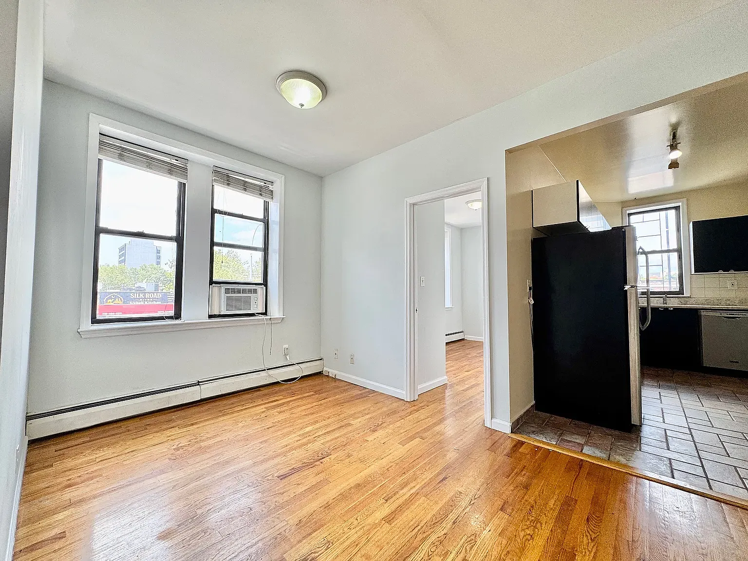 40-04 36th Avenue — Photo 2