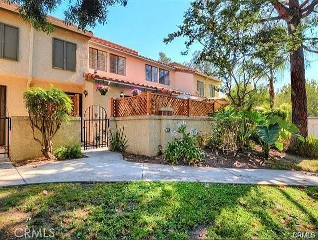 Building Photo - 8167 Vineyard Ave #61