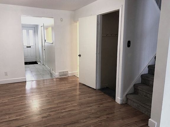3rd image of 55 Sunridge Ln