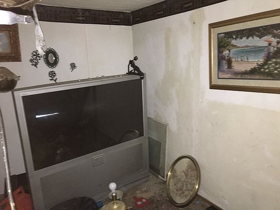 4th image of 5115 Prospect Ave