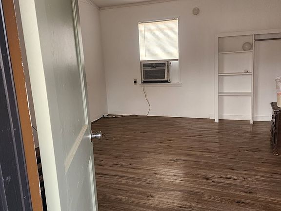 4th image of 8880 Fm 729 Cabin 2