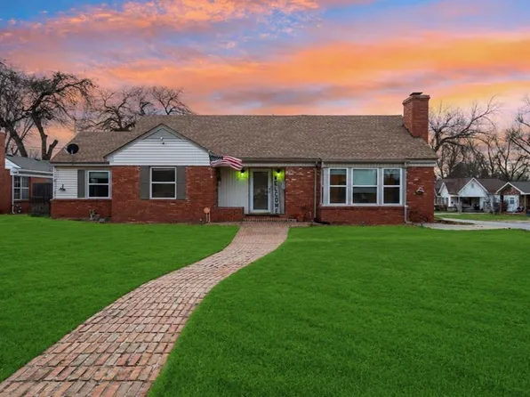 802 S 12th St, Chickasha, OK 73018