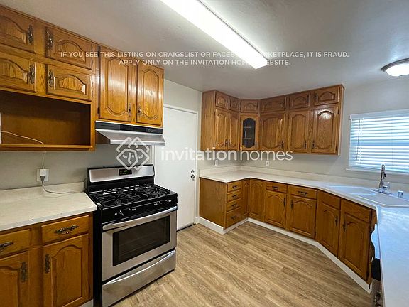 5th image of 397 Acacia St