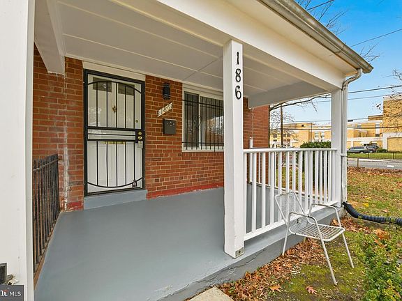 2nd image of 186 Forrester St SW