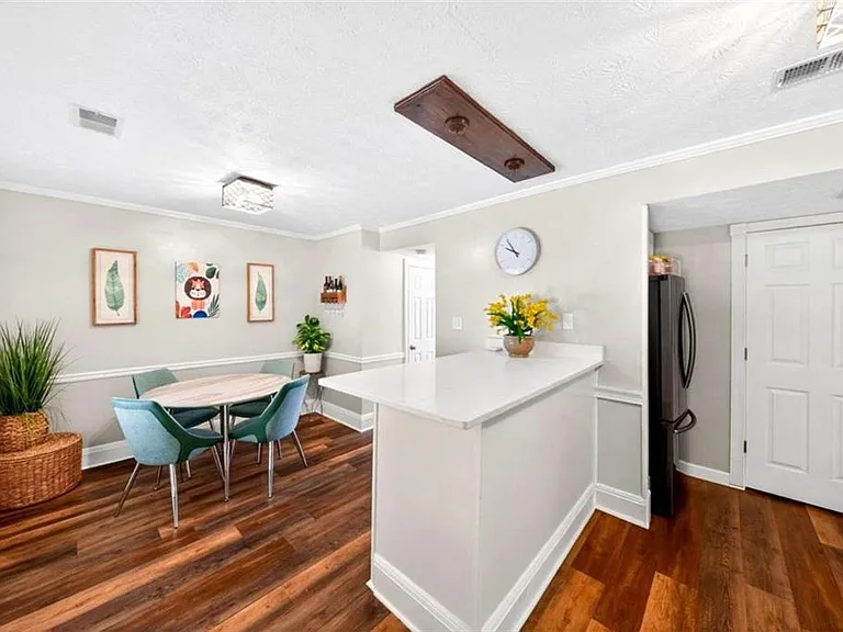 6117 Queen Anne Ct — Photo 9