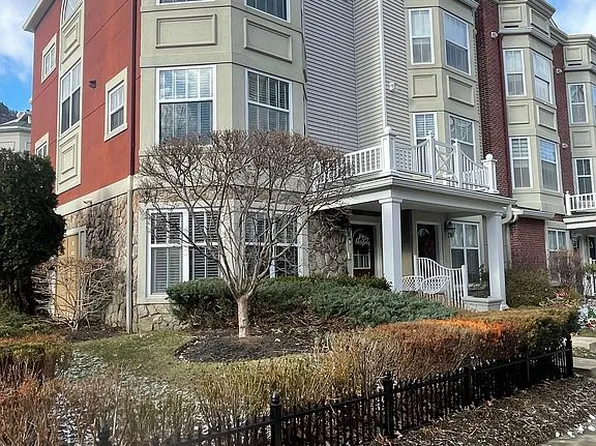 2 Bridge Ln, Haverstraw, NY 10927