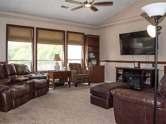 2nd image of 5703 Aloha Ct